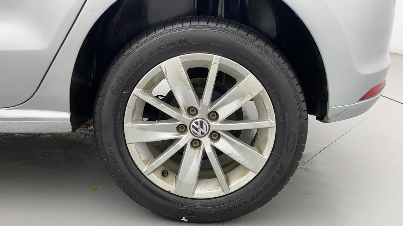 2015 Volkswagen Polo HIGHLINE1.2L, Petrol, Manual, 85,767 km, Left Rear Wheel