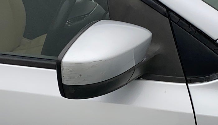 2015 Volkswagen Polo HIGHLINE1.2L, Petrol, Manual, 85,767 km, Right rear-view mirror - Minor scratches
