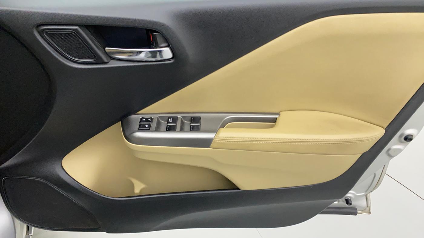 2015 Honda City VX CVT PETROL, Petrol, Automatic, 71,581 km, Driver Side Door Panels Control