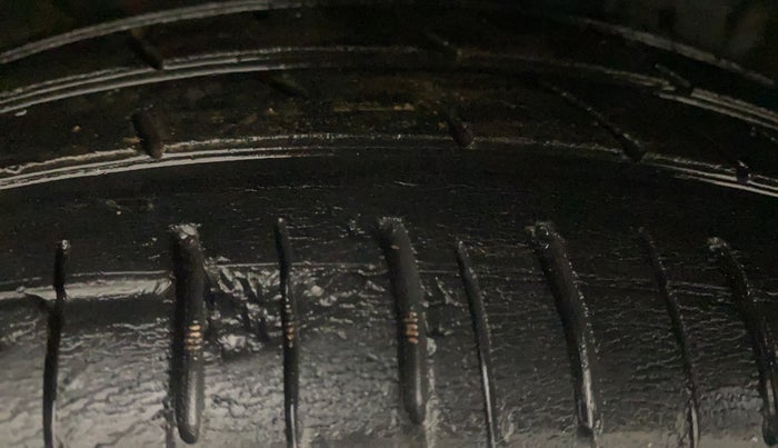 2022 Renault Kwid RXT 1.0 (O), Petrol, Manual, 49,467 km, Right Front Tyre Tread