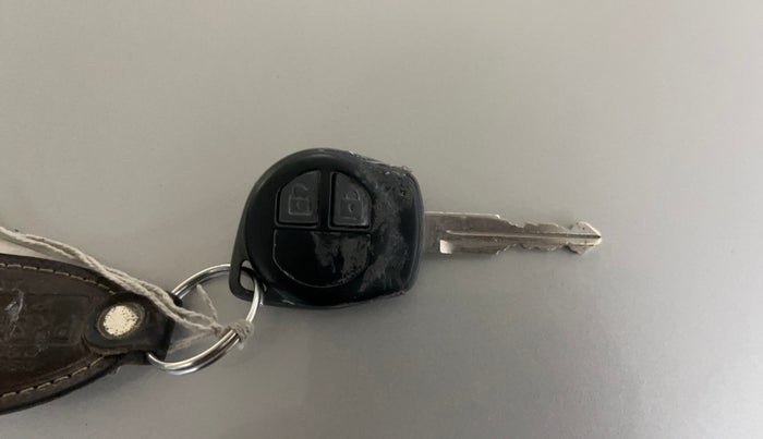 2014 Maruti Swift VXI, Petrol, Manual, 49,566 km, Key Close Up