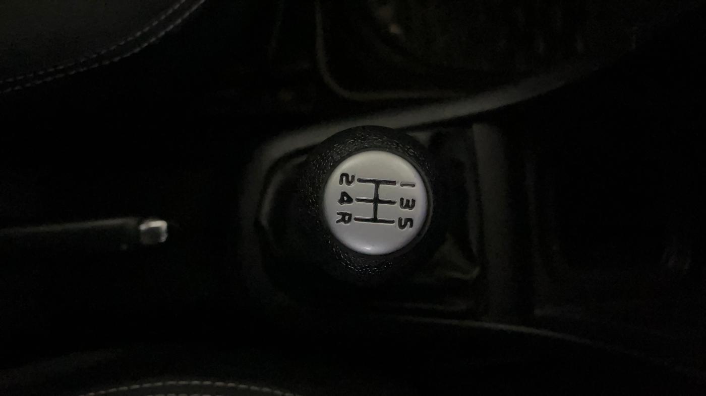 2014 Maruti Swift VXI, Petrol, Manual, 49,691 km, Gear Lever
