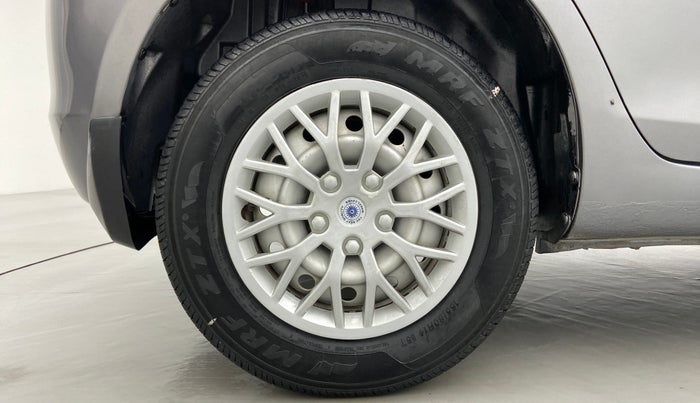 2013 Maruti Swift LXI D, Petrol, Manual, 99,933 km, Right Rear Wheel
