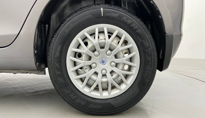 2013 Maruti Swift LXI D, Petrol, Manual, 99,933 km, Left Rear Wheel