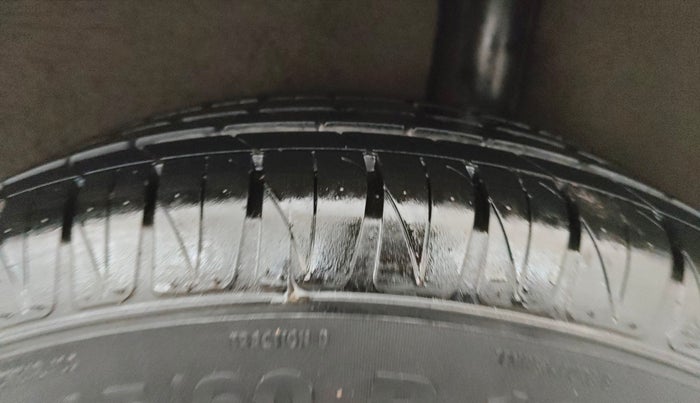 2017 Ford Ecosport TITANIUM 1.5L PETROL AT, Petrol, Automatic, 37,981 km, Left Rear Tyre Tread