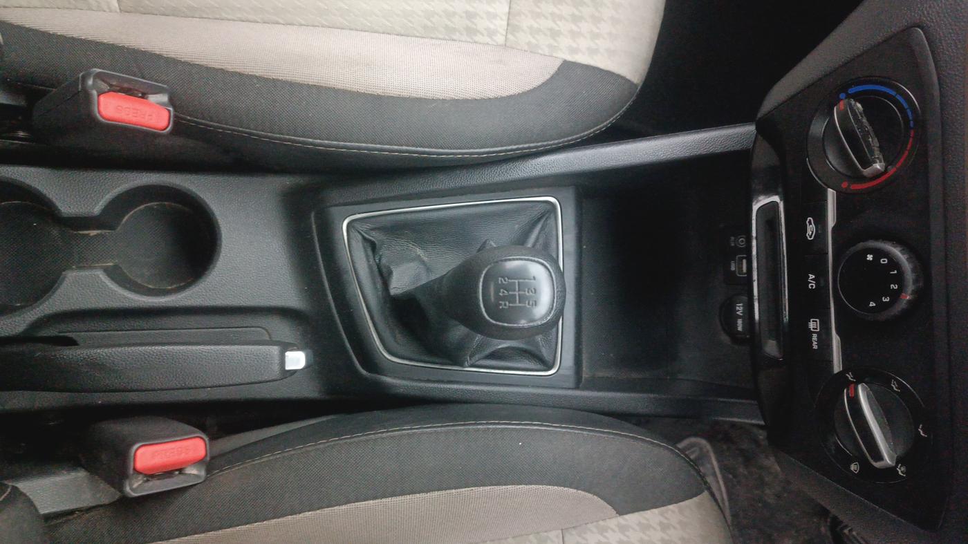 2018 Hyundai Elite i20 SPORTZ 1.2, Petrol, Manual, 98,911 km, Gear Lever