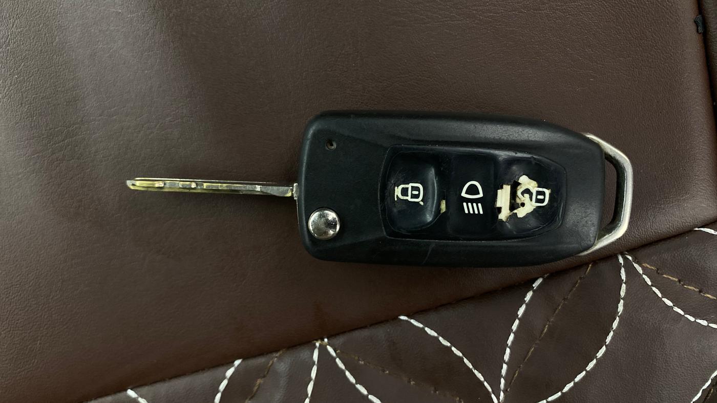 2017 Tata Tiago XZ PETROL, Petrol, Manual, 68,746 km, Key Close Up