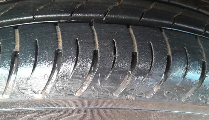 2024 Nissan MAGNITE XV PREMIUM TURBO CVT, Petrol, Automatic, 5,310 km, Right Front Tyre Tread