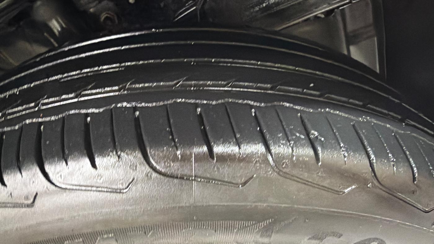 2024 Maruti FRONX DELTA PLUS 1.2L AGS, Petrol, Automatic, 24,962 km, Right Front Tyre Tread