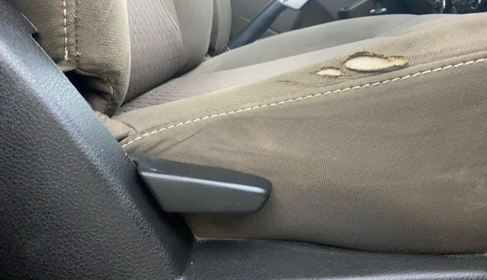 2018 Renault Duster 110 PS RXZ DIESEL, Diesel, Manual, 88,316 km, Driver Side Adjustment Panel