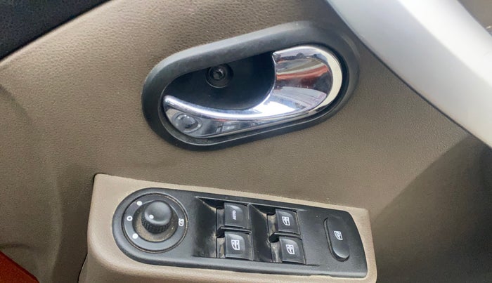 2018 Renault Duster 110 PS RXZ DIESEL, Diesel, Manual, 88,316 km, Driver Side Door Panels Control