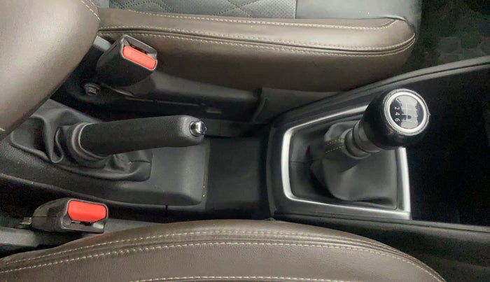 2019 Nissan Kicks XV PREMIUM O DUAL TONE DIESEL, Diesel, Manual, 45,593 km, Gear Lever