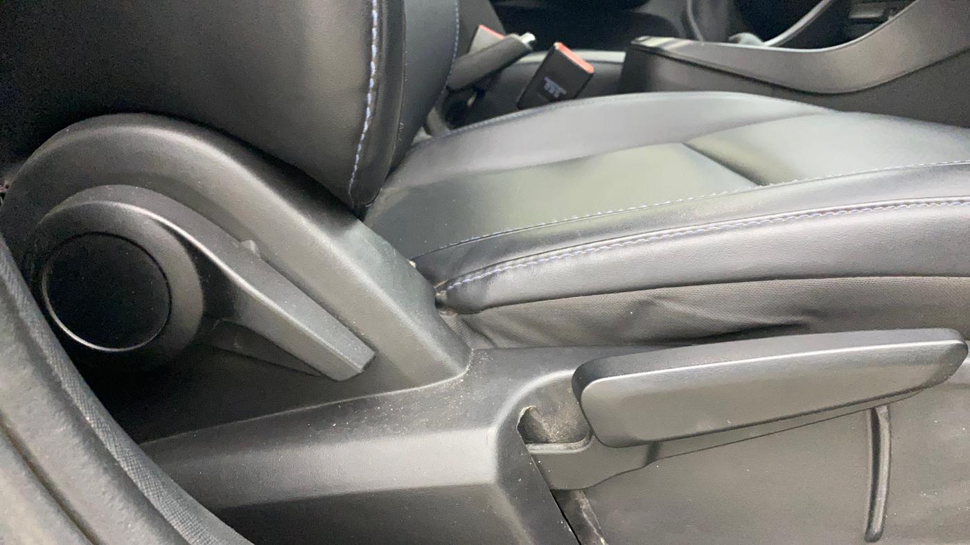 2022 Tata ALTROZ XT DIESEL DARK EDITION, Diesel, Manual, 72,176 km, Driver Side Adjustment Panel