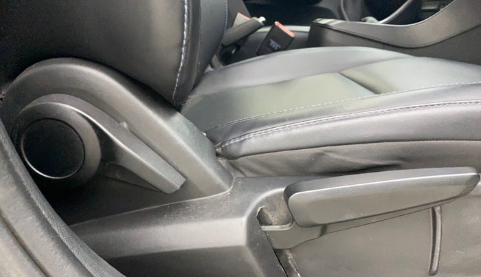 2022 Tata ALTROZ XT DIESEL DARK EDITION, Diesel, Manual, 72,049 km, Driver Side Adjustment Panel