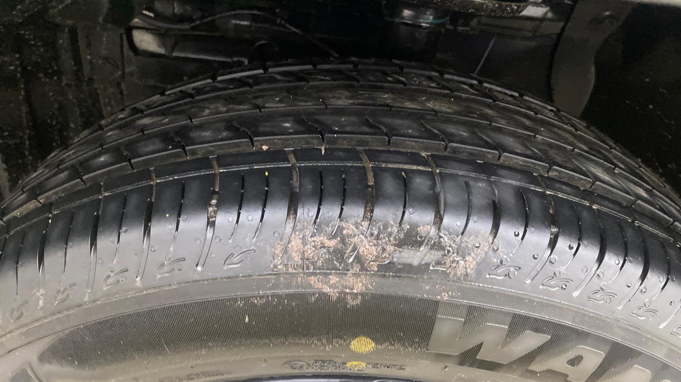2025 Maruti BREZZA ZXI + SMART HYBRID, Petrol, Manual, 1,421 km, Left Front Tyre Tread