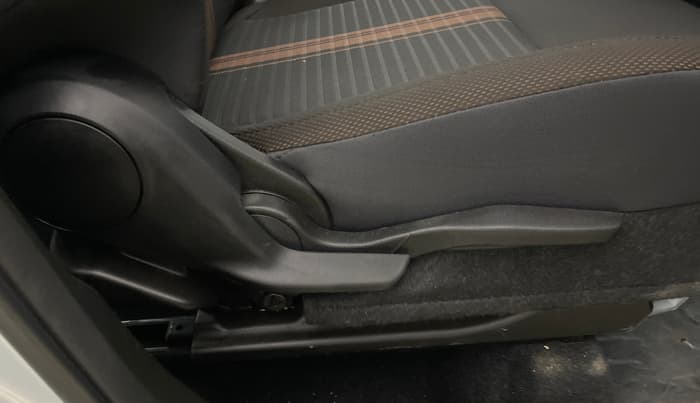 2025 Maruti BREZZA ZXI + SMART HYBRID, Petrol, Manual, 1,421 km, Driver Side Adjustment Panel
