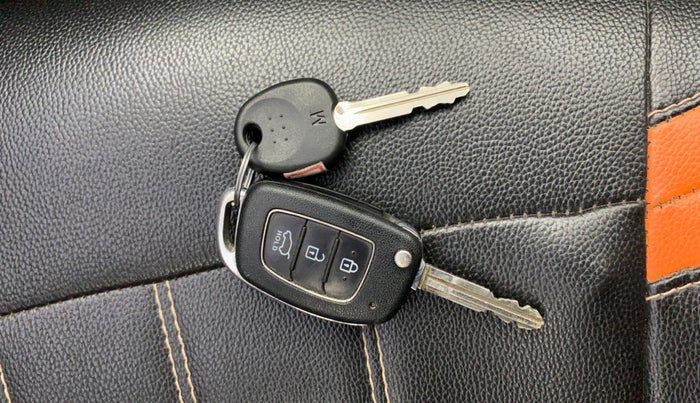 2016 Hyundai i20 Active 1.2 S, Petrol, Manual, 64,504 km, Key Close Up