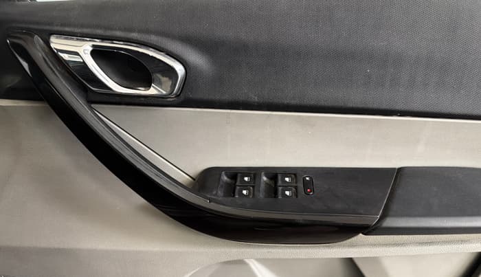 2017 Tata Tiago XZA PETROL, Petrol, Automatic, 96,720 km, Driver Side Door Panels Control
