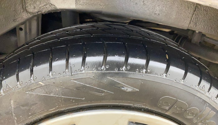2014 Maruti Alto K10 VXI, CNG, Manual, 59,340 km, Left Rear Tyre Tread