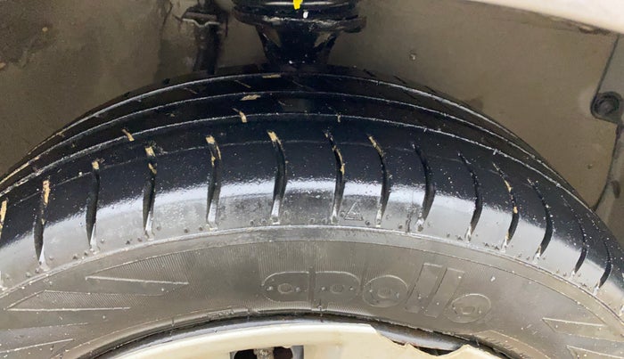 2014 Maruti Alto K10 VXI, CNG, Manual, 59,340 km, Right Front Tyre Tread