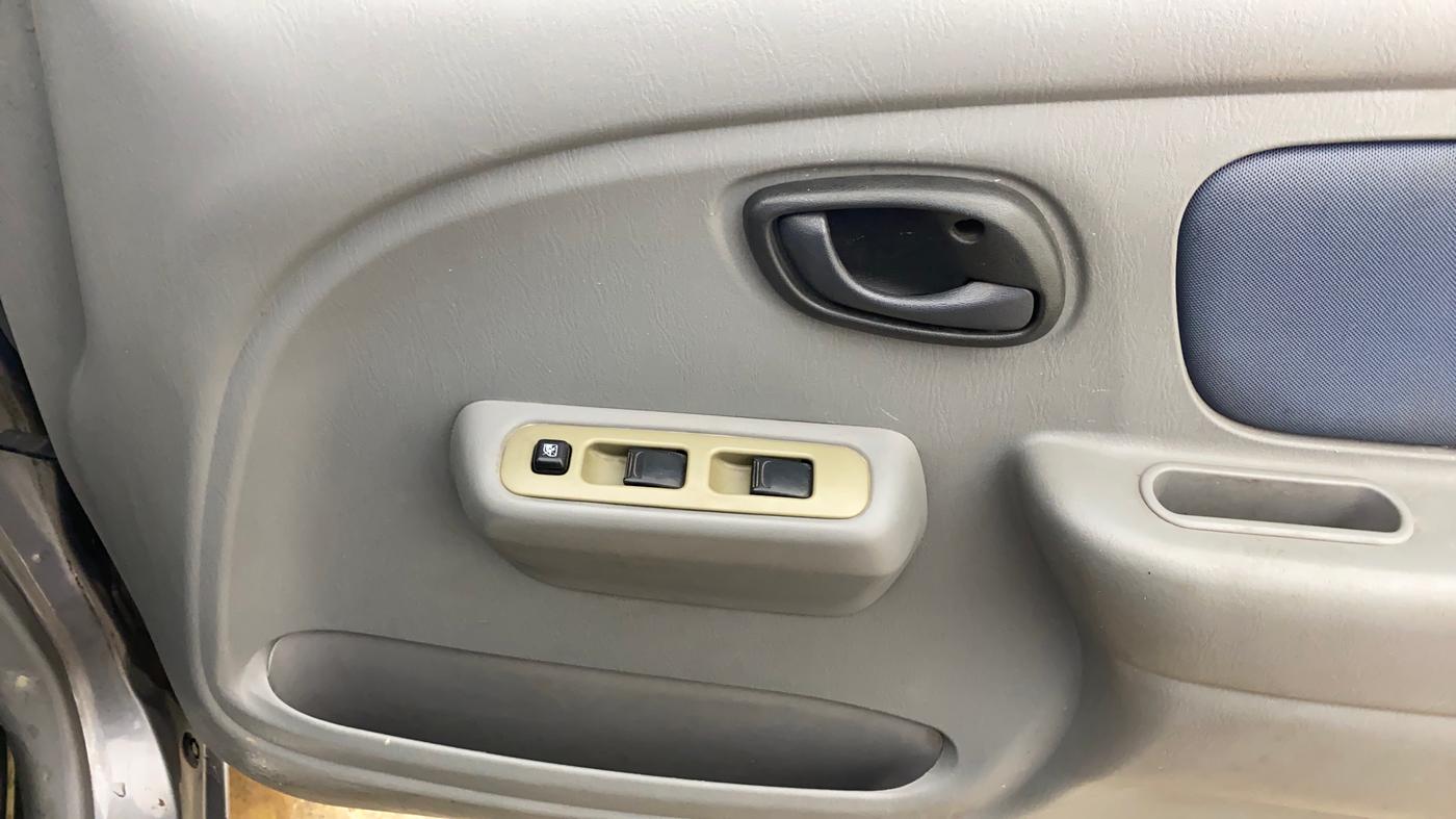 2014 Maruti Alto K10 VXI, CNG, Manual, 59,340 km, Driver Side Door Panels Control