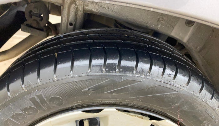 2014 Maruti Alto K10 VXI, CNG, Manual, 59,340 km, Right Rear Tyre Tread