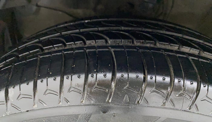 2018 Honda Jazz 1.2L I-VTEC V AT, Petrol, Automatic, 1,00,657 km, Left Front Tyre Tread