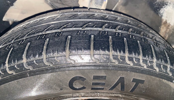 2021 Maruti Baleno DELTA PETROL 1.2, Petrol, Manual, 32,346 km, Left Front Tyre Tread