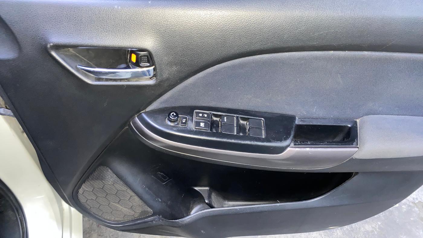2021 Maruti Baleno DELTA PETROL 1.2, Petrol, Manual, 33,328 km, Driver Side Door Panels Control