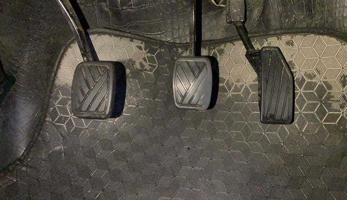 2021 Maruti Baleno DELTA PETROL 1.2, Petrol, Manual, 32,346 km, Pedals