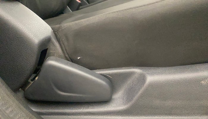 2016 Renault Kwid RXT 0.8, Petrol, Manual, 58,960 km, Driver Side Adjustment Panel