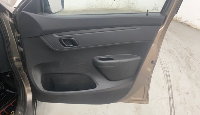 2016 Renault Kwid RXT 0.8, Petrol, Manual, 58,960 km, Driver Side Door Panels Control