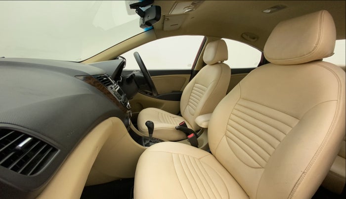 2015 Hyundai Verna FLUIDIC 4S1.6 VTVT S O AT, Petrol, Automatic, 81,562 km, Right Side Front Door Cabin