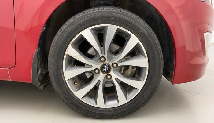 2015 Hyundai Verna FLUIDIC 4S1.6 VTVT S O AT, Petrol, Automatic, 81,562 km, Right Front Wheel