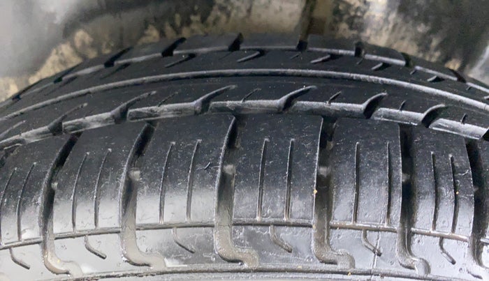 2010 Maruti Swift Dzire VXI, Petrol, Manual, 29,975 km, Left Rear Tyre Tread