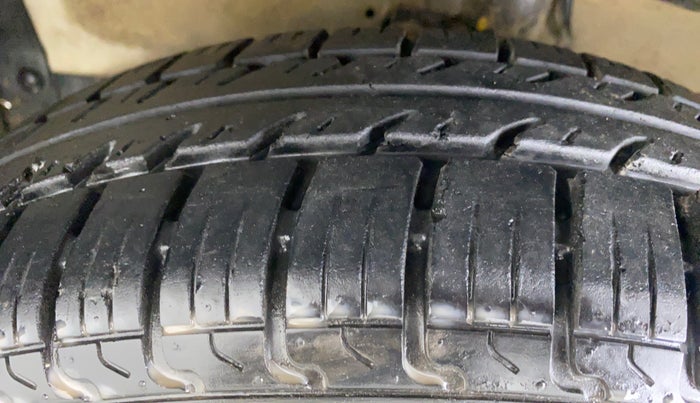 2010 Maruti Swift Dzire VXI, Petrol, Manual, 29,975 km, Left Front Tyre Tread