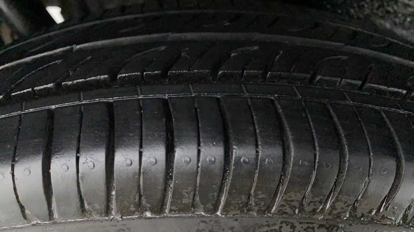 2015 Maruti Wagon R 1.0 LXI CNG, CNG, Manual, 36,501 km, Right Rear Tyre Tread