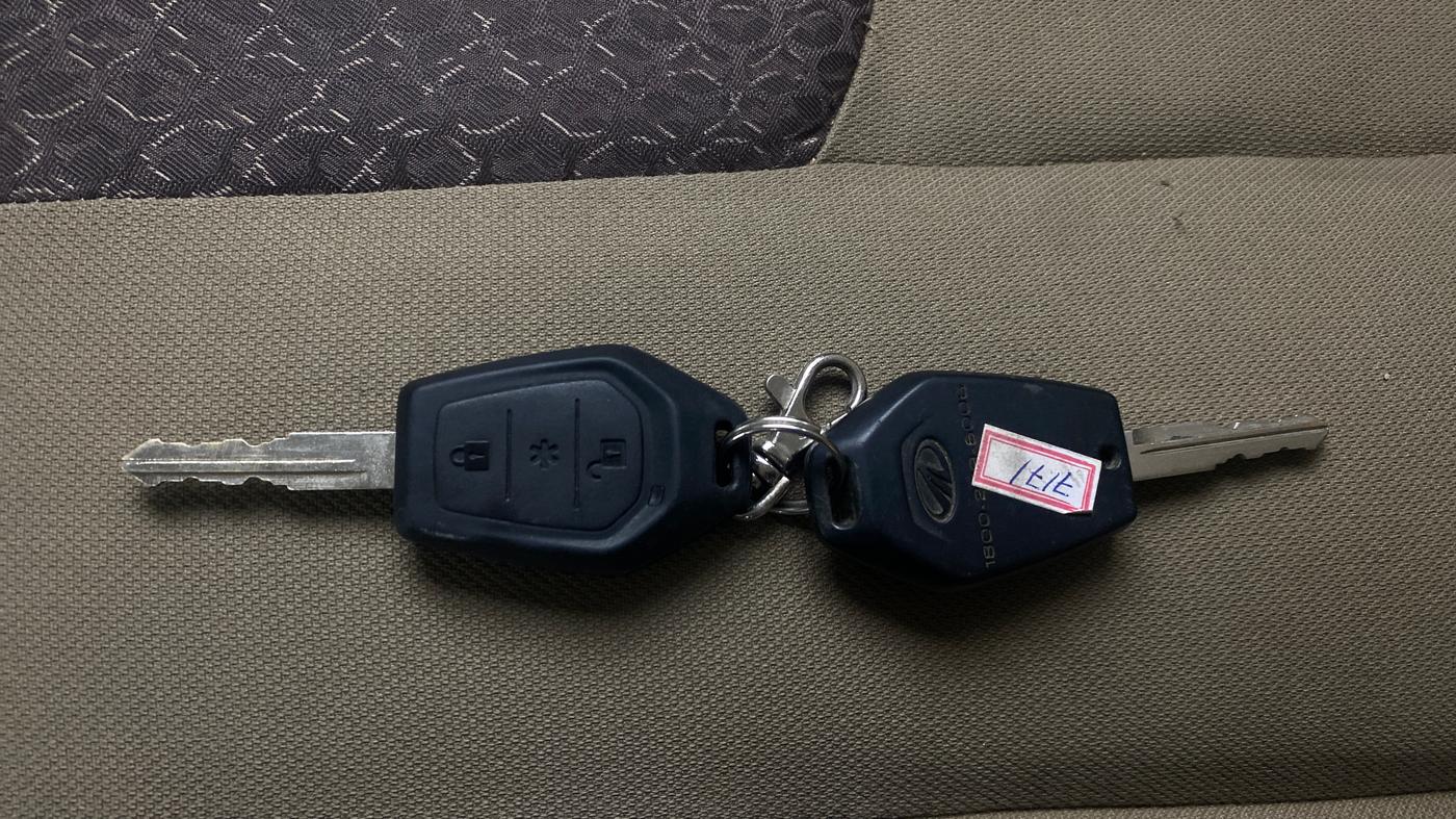 2015 Mahindra TUV300 T8, Diesel, Manual, 61,827 km, Key Close Up