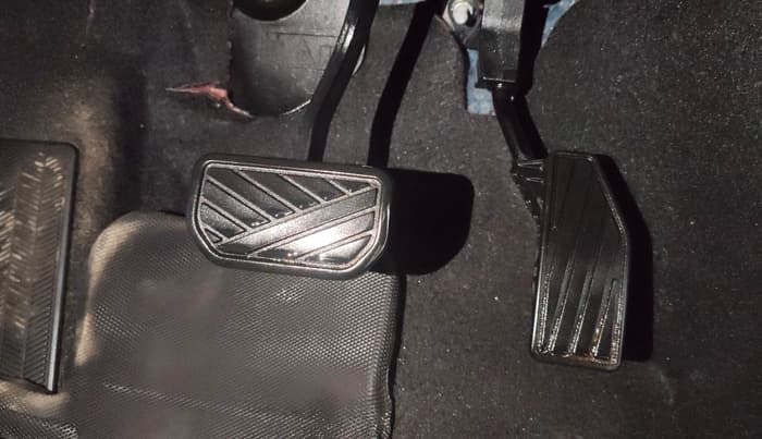 2025 Maruti FRONX DELTA PLUS 1.2L AGS, Petrol, Automatic, 5,783 km, Pedals