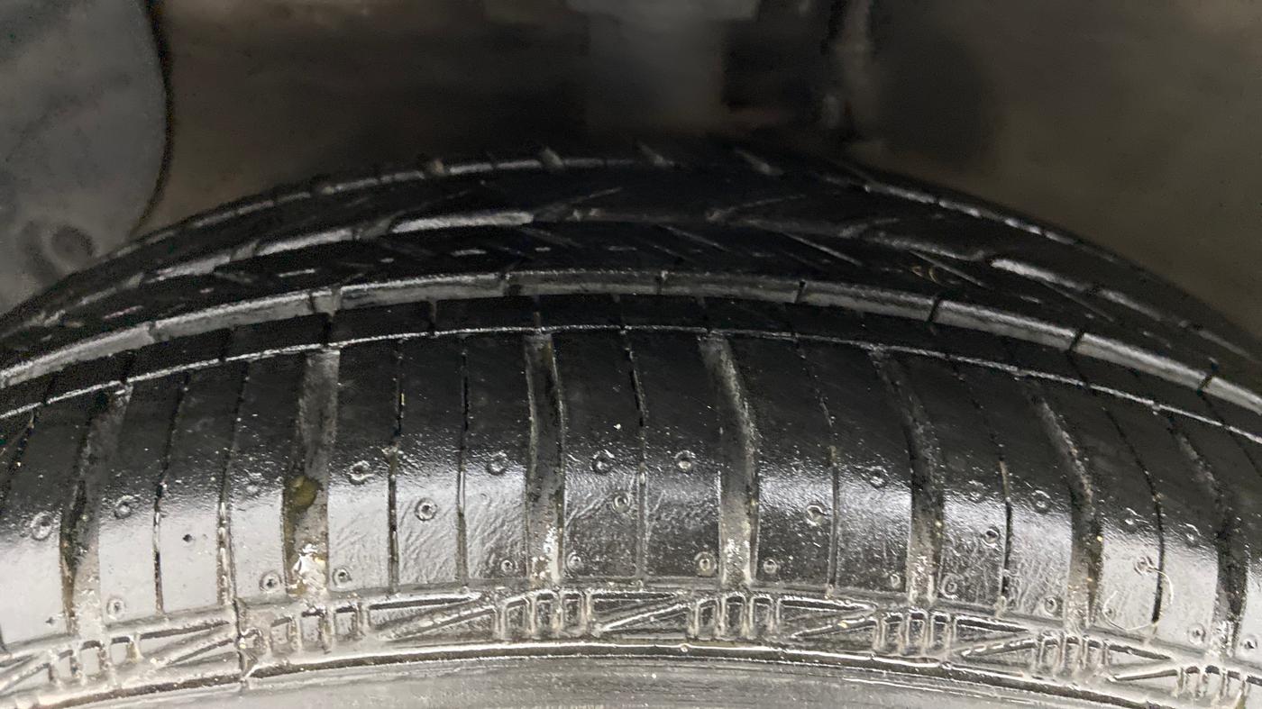 2019 Hyundai Grand i10 SPORTZ AT 1.2 KAPPA VTVT, Petrol, Automatic, 31,220 km, Left Front Tyre Tread