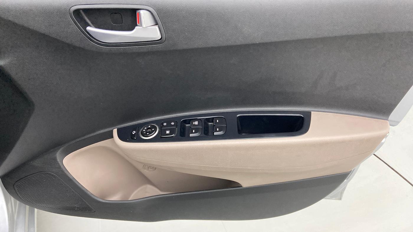 2019 Hyundai Grand i10 SPORTZ AT 1.2 KAPPA VTVT, Petrol, Automatic, 31,220 km, Driver Side Door Panels Control