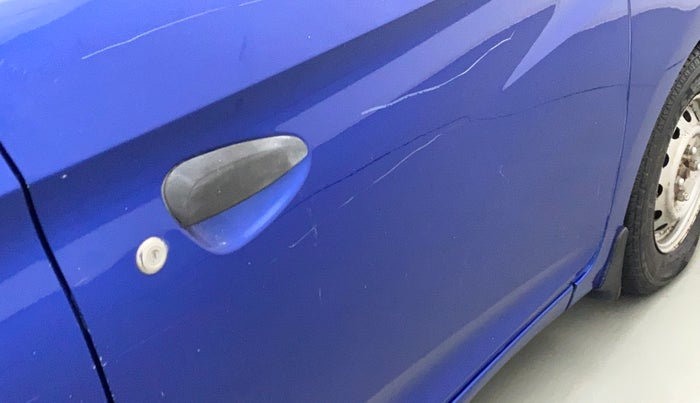 2016 Hyundai Eon ERA +, Petrol, Manual, 62,445 km, Driver-side door - Slightly dented
