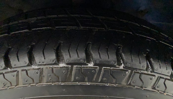 2016 Hyundai Eon ERA +, Petrol, Manual, 62,445 km, Left Rear Tyre Tread
