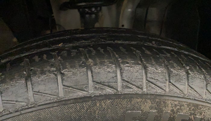 2021 Renault TRIBER RXT, Petrol, Manual, 42,127 km, Right Front Tyre Tread