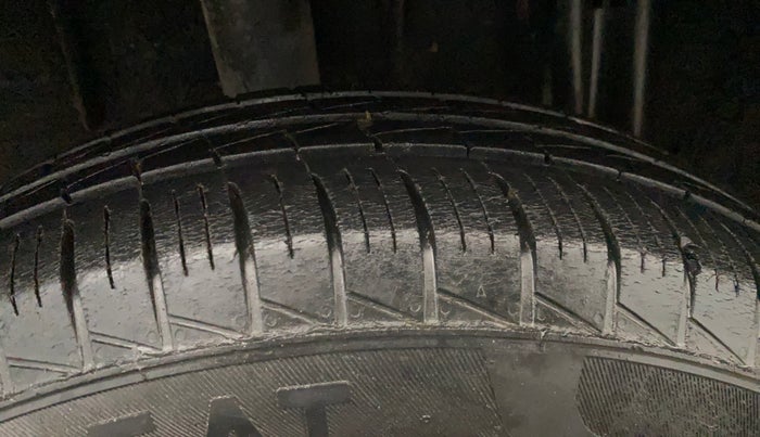 2021 Renault TRIBER RXT, Petrol, Manual, 42,127 km, Right Rear Tyre Tread