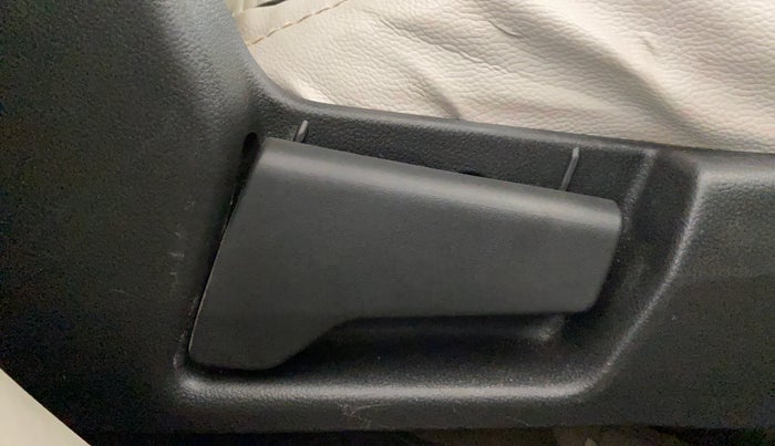 2021 Renault TRIBER RXT, Petrol, Manual, 42,127 km, Driver Side Adjustment Panel