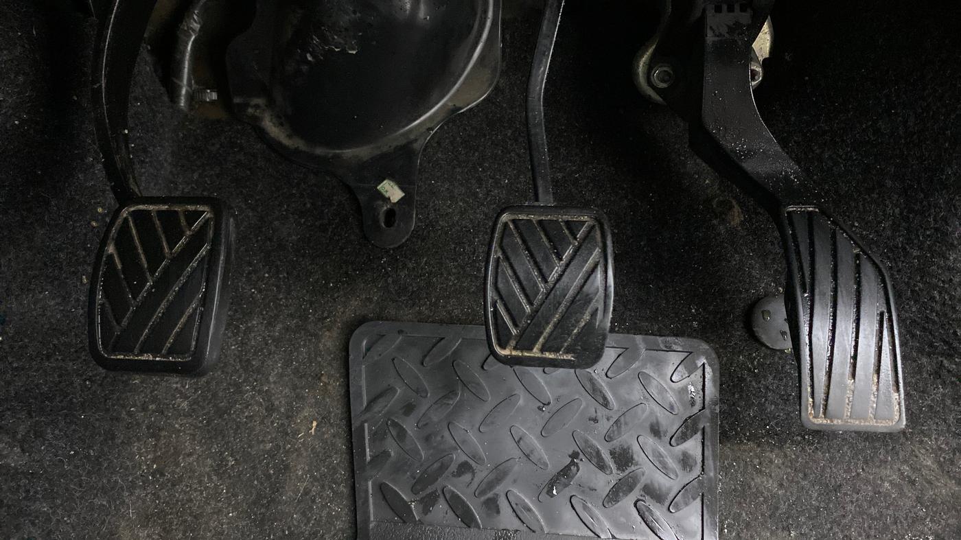 2010 Maruti Swift Dzire VXI, Petrol, Manual, 77,507 km, Pedals