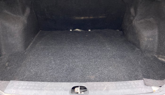 2010 Maruti Swift Dzire VXI, Petrol, Manual, 77,507 km, Boot Inside