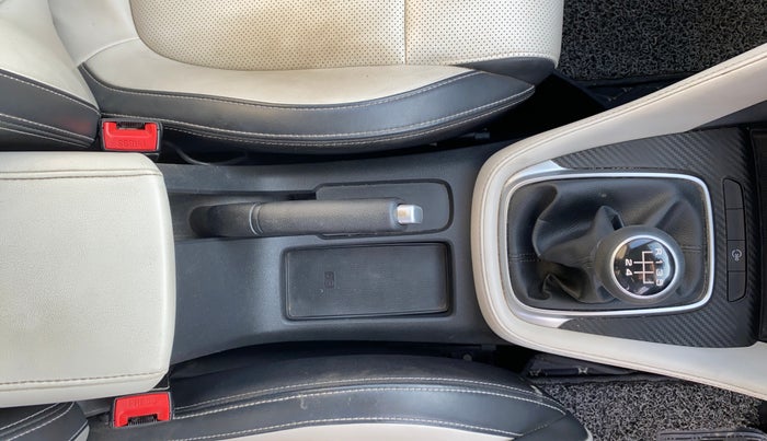 2022 MG ASTOR SHARP EX 1.5 MT, Petrol, Manual, 24,790 km, Gear Lever