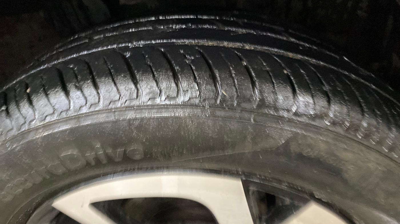 2023 Nissan MAGNITE XV MT, Petrol, Manual, 21,132 km, Right Front Tyre Tread